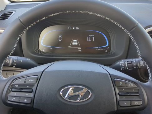 New 2025 Hyundai Venue Limited image 30