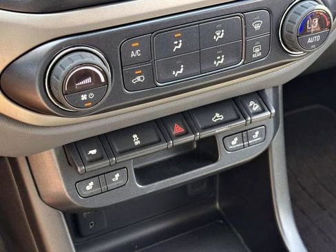 Used 2018 Chevrolet Colorado Z71 AWD/4WD image 27