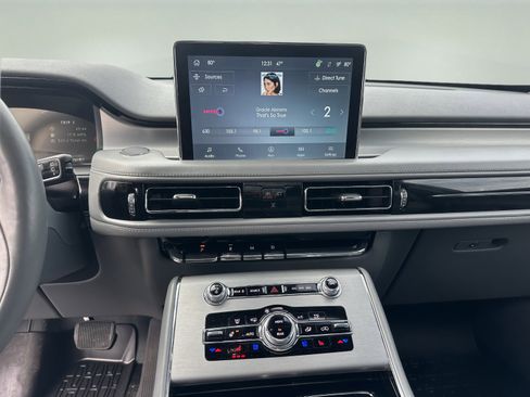 Used 2021 Lincoln Aviator Reserve w/ Equipment Group 202A image 13