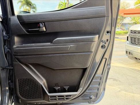 Used 2025 Toyota Tacoma SR image 18