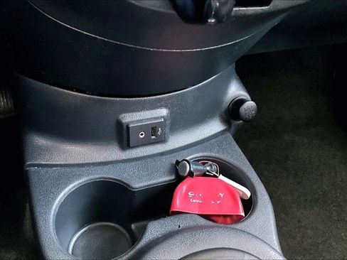 Used 2017 Nissan Versa SV image 32