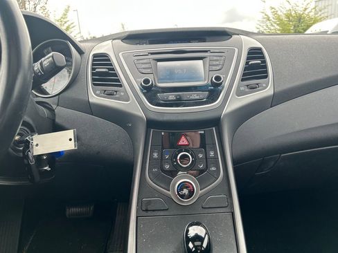 Used 2015 Hyundai Elantra SE w/ Option Group 03 FWD image 24