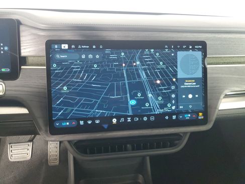 Used 2025 Rivian R1T Adventure image 16