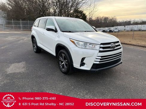 Used 2019 Toyota Highlander LE image 5