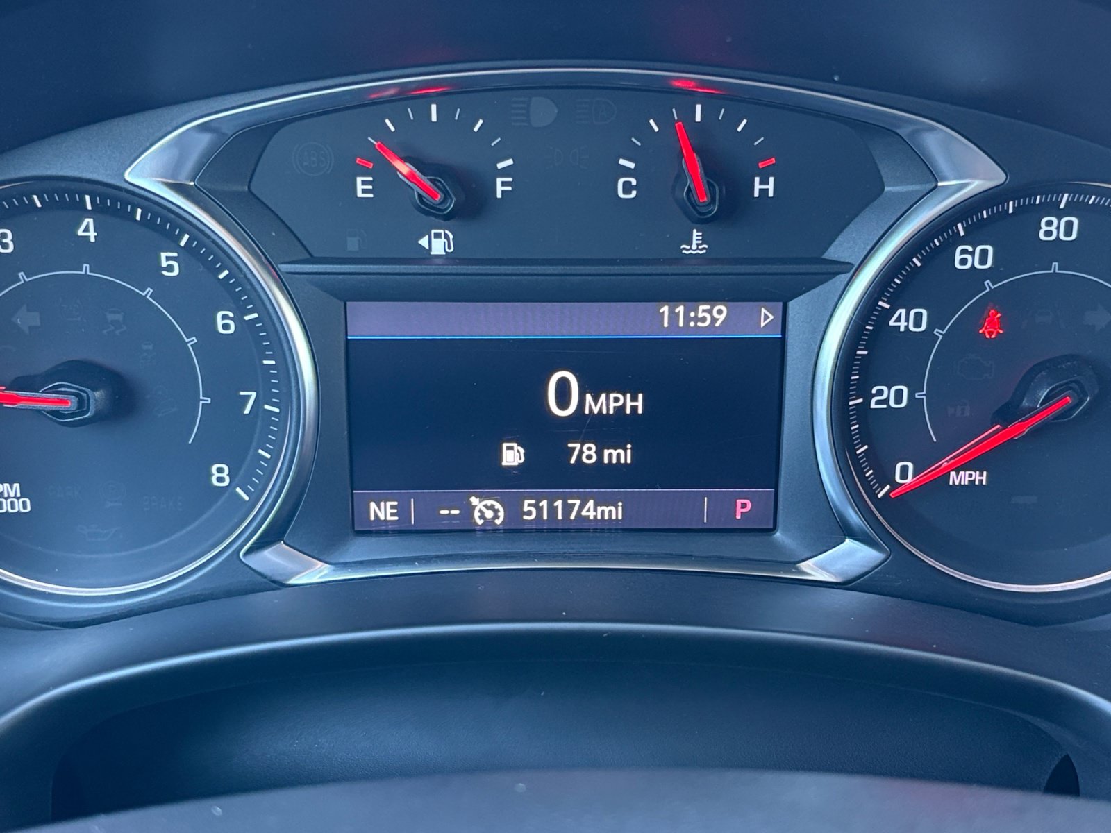 Used 2024 GMC Terrain SLT w/ Tech Package FWD image 3