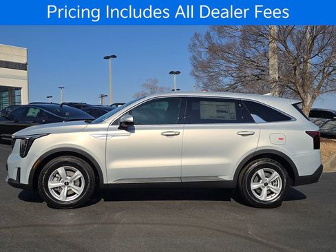 New 2026 Kia Sorento LX FWD image 6