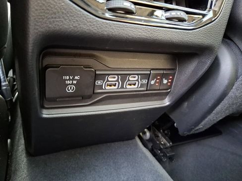 Certified 2023 Jeep Grand Cherokee Limited w/ Luxury Tech Group II image 9