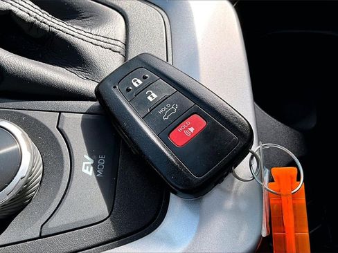 Used 2021 Toyota RAV4 Limited image 10