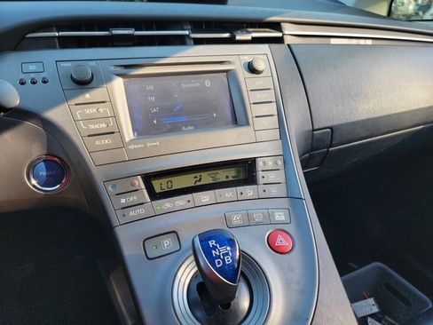 Used 2015 Toyota Prius Persona Series FWD image 17