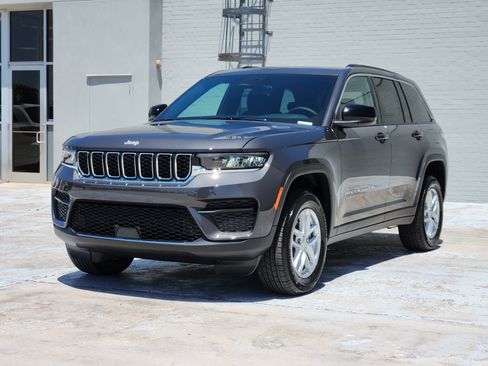 New 2026 Jeep Grand Cherokee Laredo X AWD/4WD image 2