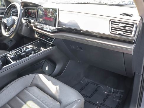 Certified 2025 Volkswagen Atlas SEL AWD/4WD image 39