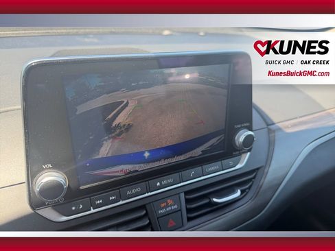 Used 2025 Nissan Altima 2.5 SV FWD image 27
