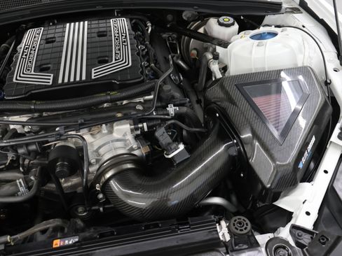 Used 2019 Chevrolet Camaro ZL1 RWD image 17