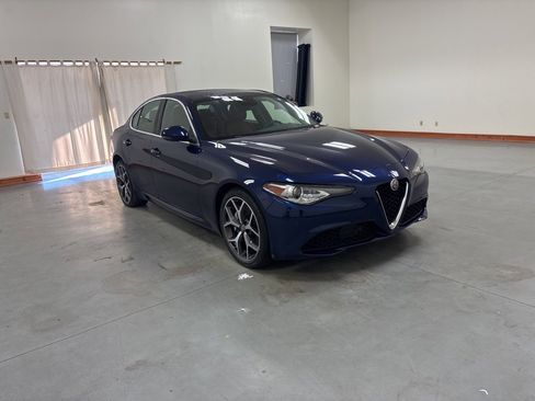 Used 2020 Alfa Romeo Giulia Ti w/ Active Blind Spot Package image 2