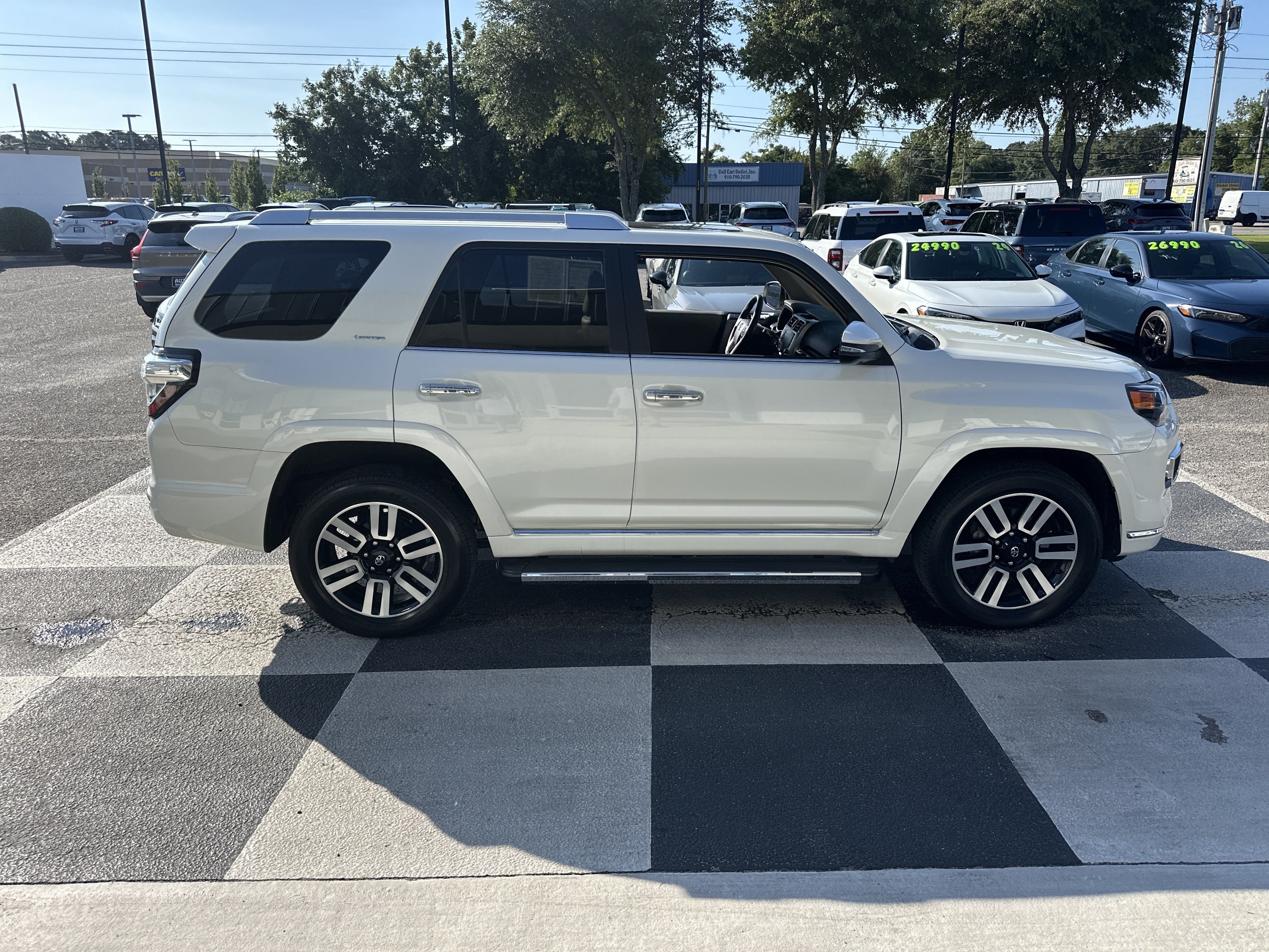 Used 2023 Toyota 4Runner Limited AWD/4WD image 3