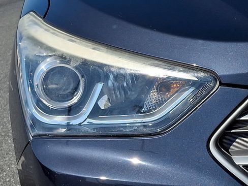 Used 2018 Hyundai Santa Fe Sport w/ Cargo Package AWD/4WD image 9