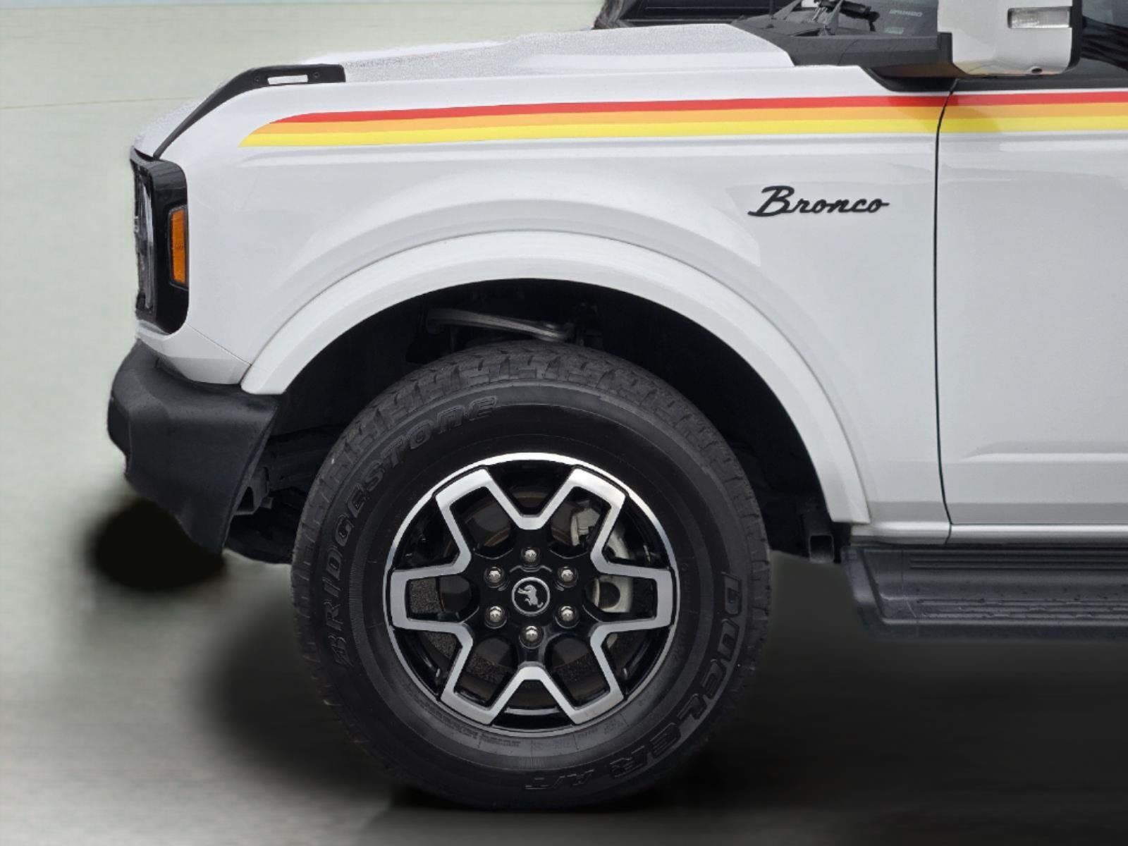 Used 2025 Ford Bronco Outer Banks AWD/4WD image 9