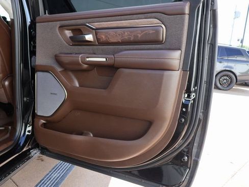 Used 2025 RAM 1500 Limited AWD/4WD image 15