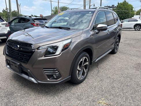 Used 2023 Subaru Forester Touring AWD/4WD image 3