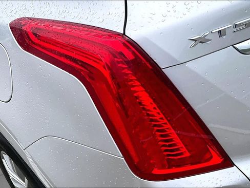 Used 2017 Cadillac XT5 Luxury FWD image 27