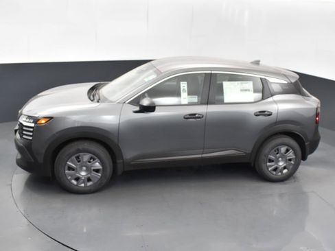 Used 2025 Nissan Kicks S image 45