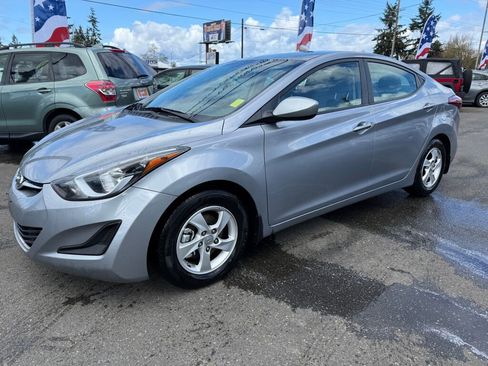 Used 2015 Hyundai Elantra SE image 3