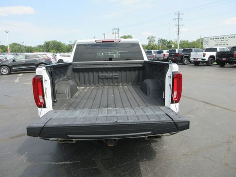 Used 2022 GMC Sierra 1500 SLT w/ SLT Premium Package AWD/4WD image 8