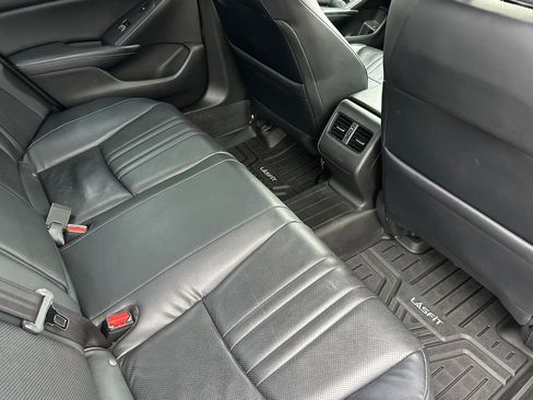 Used 2018 Honda Accord Touring image 17