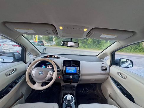 Used 2013 Nissan Leaf SV FWD image 10