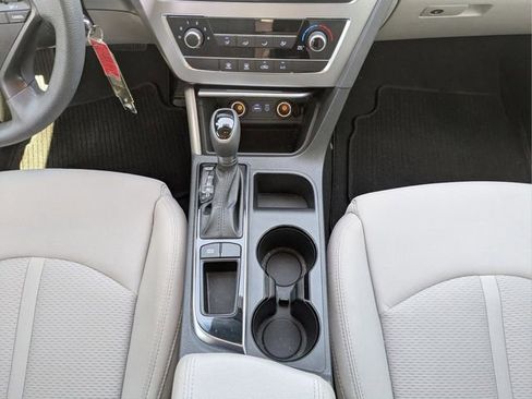 Used 2015 Hyundai Sonata SE FWD image 15