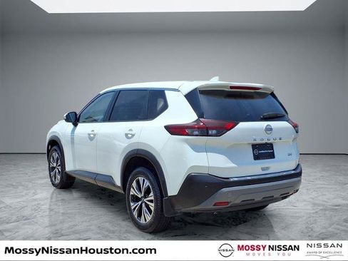 Certified 2023 Nissan Rogue SV FWD image 2