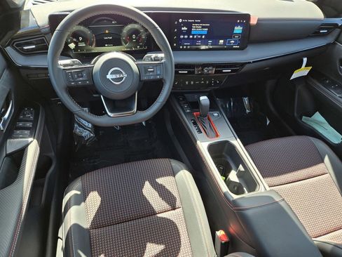 New 2026 Nissan Kicks SR w/ Cold Weather Package FWD image 10