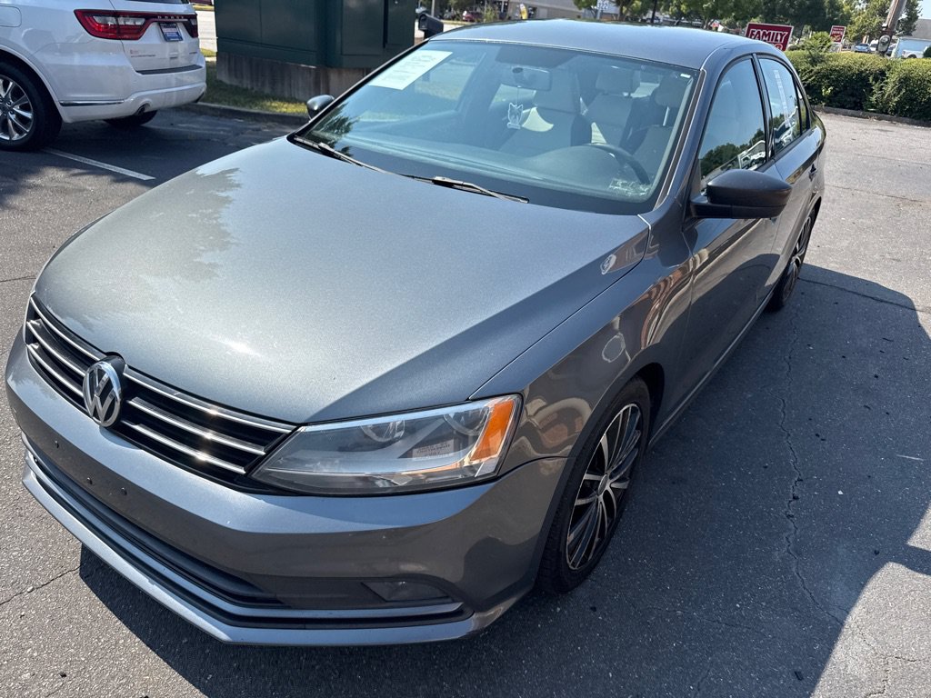 Used 2016 Volkswagen Jetta Sport FWD image 1