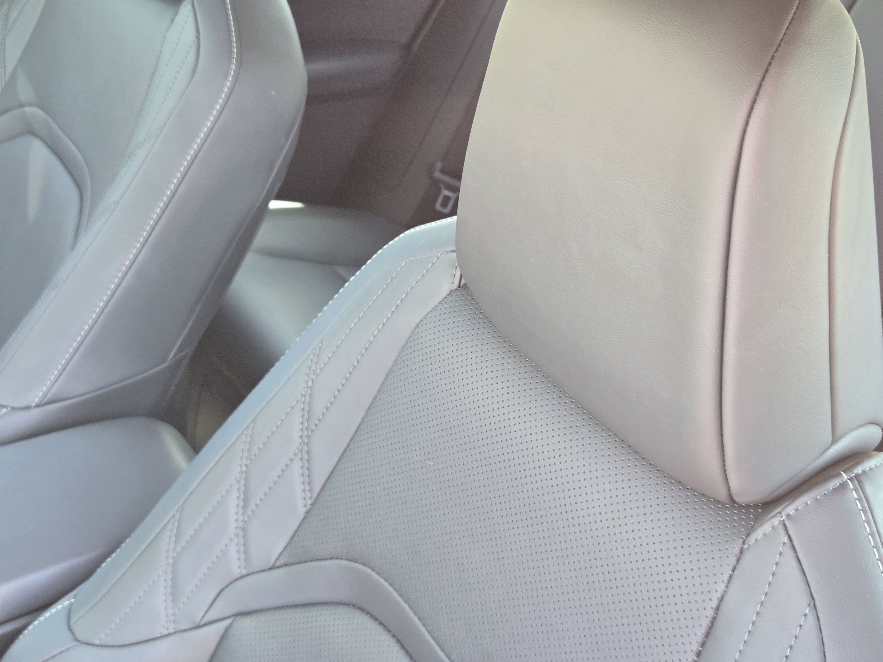 Used 2025 Lexus UX 300h FWD image 24