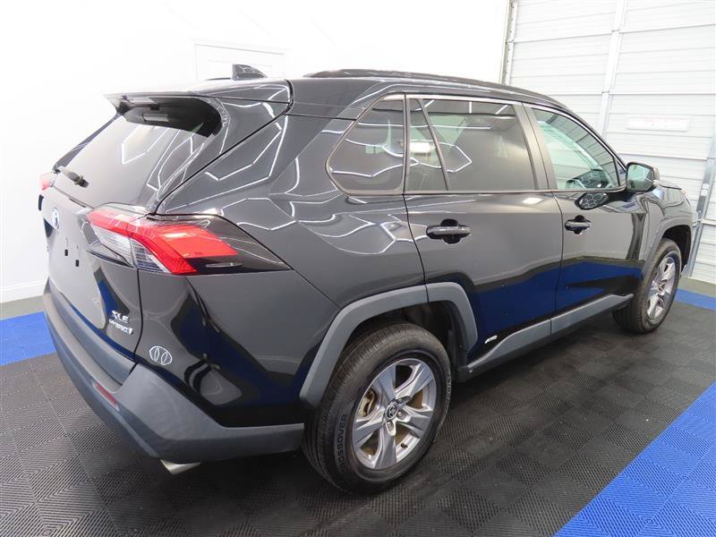Used 2022 Toyota RAV4 XLE w/ Convenience Package AWD/4WD image 11