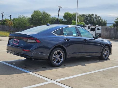 Used 2025 Honda Accord EX-L image 2