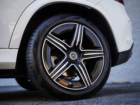 Used 2024 Mercedes-Benz GLE 450e 4MATIC image 18