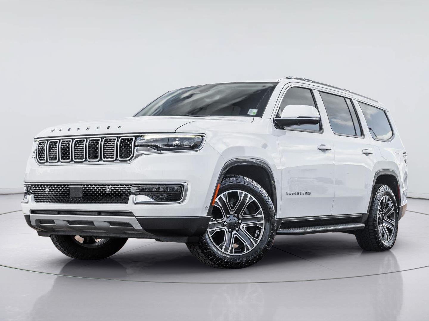 Used 2022 Jeep Wagoneer Series II RWD image 1