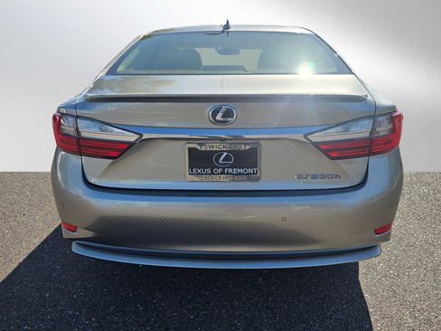 Used 2016 Lexus ES 300h w/ Navigation System Package FWD image 4