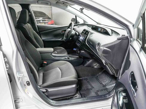 Certified 2019 Toyota Prius L Eco FWD image 16