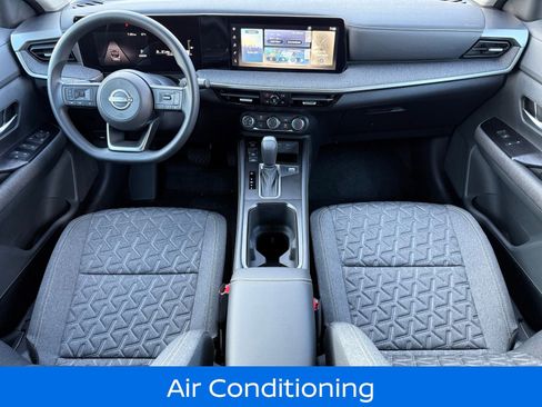 Certified 2025 Nissan Kicks SV image 17