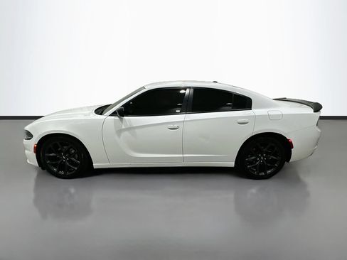 Used 2022 Dodge Charger SXT w/ Blacktop Package RWD image 4