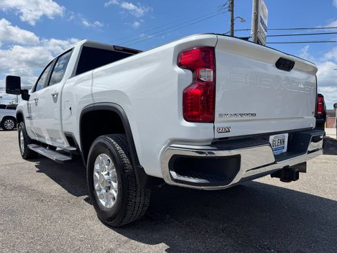 Used 2023 Chevrolet Silverado 2500 LT w/ Convenience Package AWD/4WD image 4