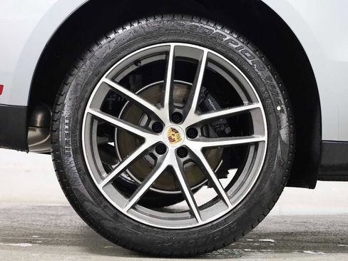 New 2026 Porsche Macan AWD/4WD image 38