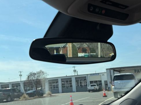 Used 2023 Chevrolet Malibu LT image 26