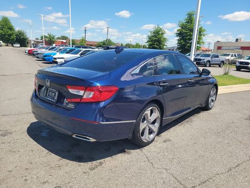 Used 2019 Honda Accord Touring image 3