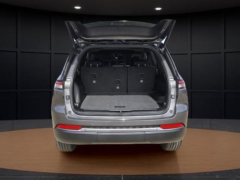 New 2026 Jeep Grand Cherokee Altitude RWD image 6