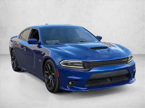 Used 2018 Dodge Charger R/T Scat Pack image 3