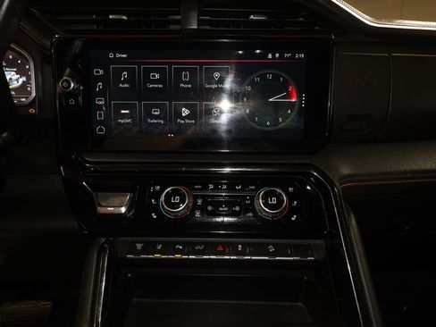 Used 2024 GMC Sierra 2500 AT4 w/ AT4 Premium Plus Package AWD/4WD image 18