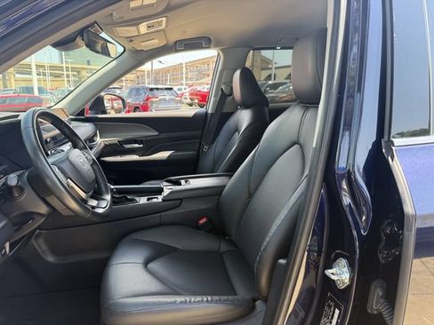 Used 2024 Toyota Grand Highlander AWD image 26